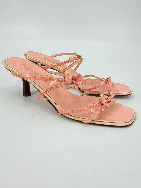 CHANEL Shoes - Vintage Y2K Chanel 2001 Rare Strappy Pink Dainty Rosebud Rose Sandals 38.5 FLAWS